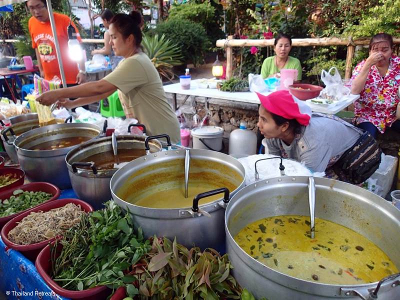 Where to find the best places for delicious dishes in Phuket Street Food