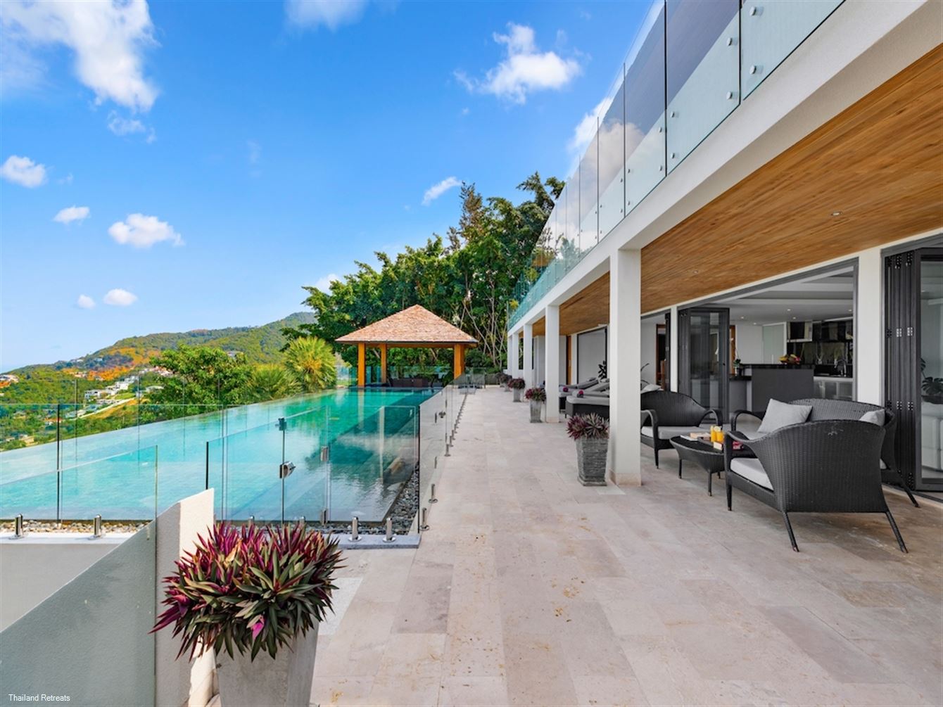 Villa Firefly