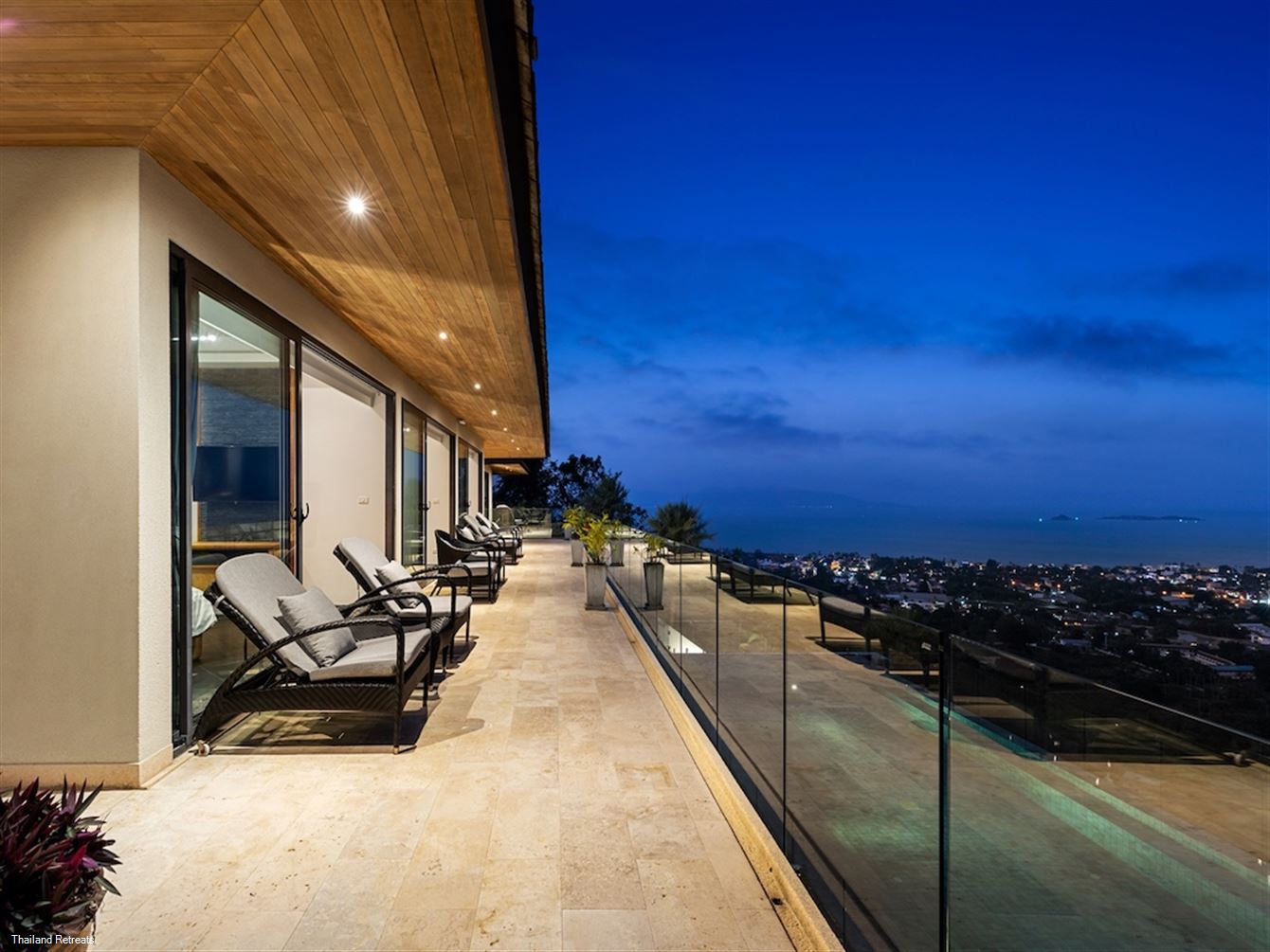 Villa Firefly