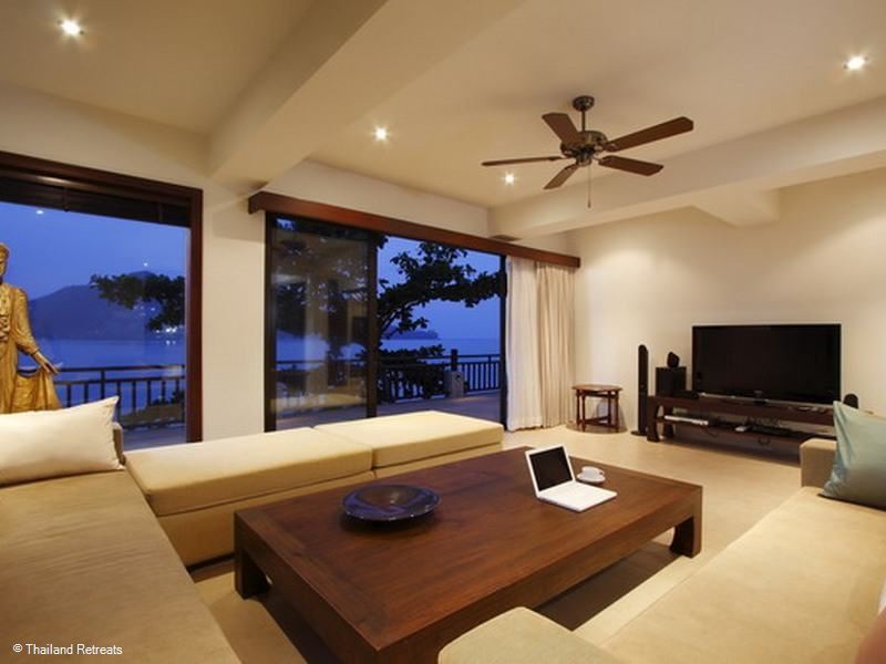 Baan Lom Talay