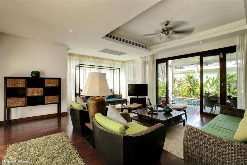 Heliconia pool Villa