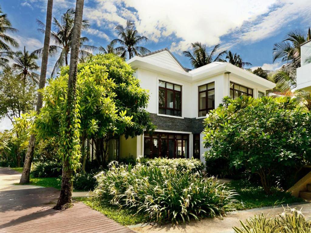 Heliconia pool Villa