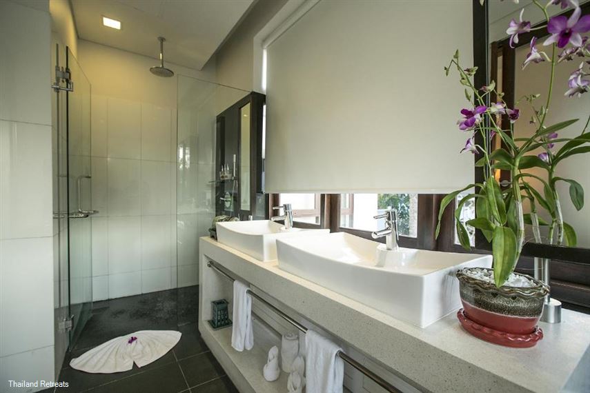 Heliconia pool Villa