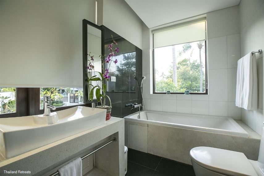 Heliconia pool Villa