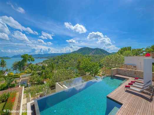 Samujana Villa 15 is a sleek contemporary property featuring indoor/outdoor living. Amazing views over Chaweng Bay and Koh Matlang. Located near Choeng Mon beach and a short hop to lively Chaweng.