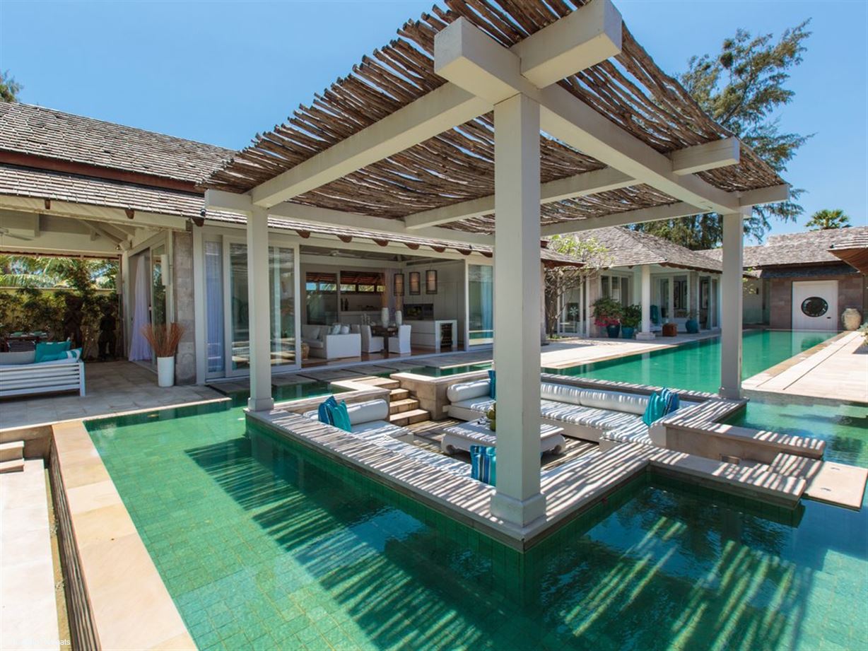 Mia Beach Villa