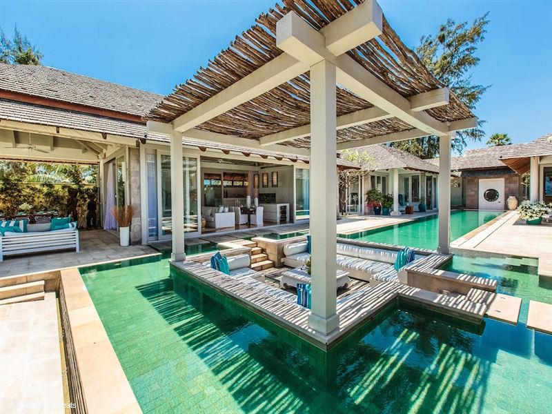 Mia Beach Villa