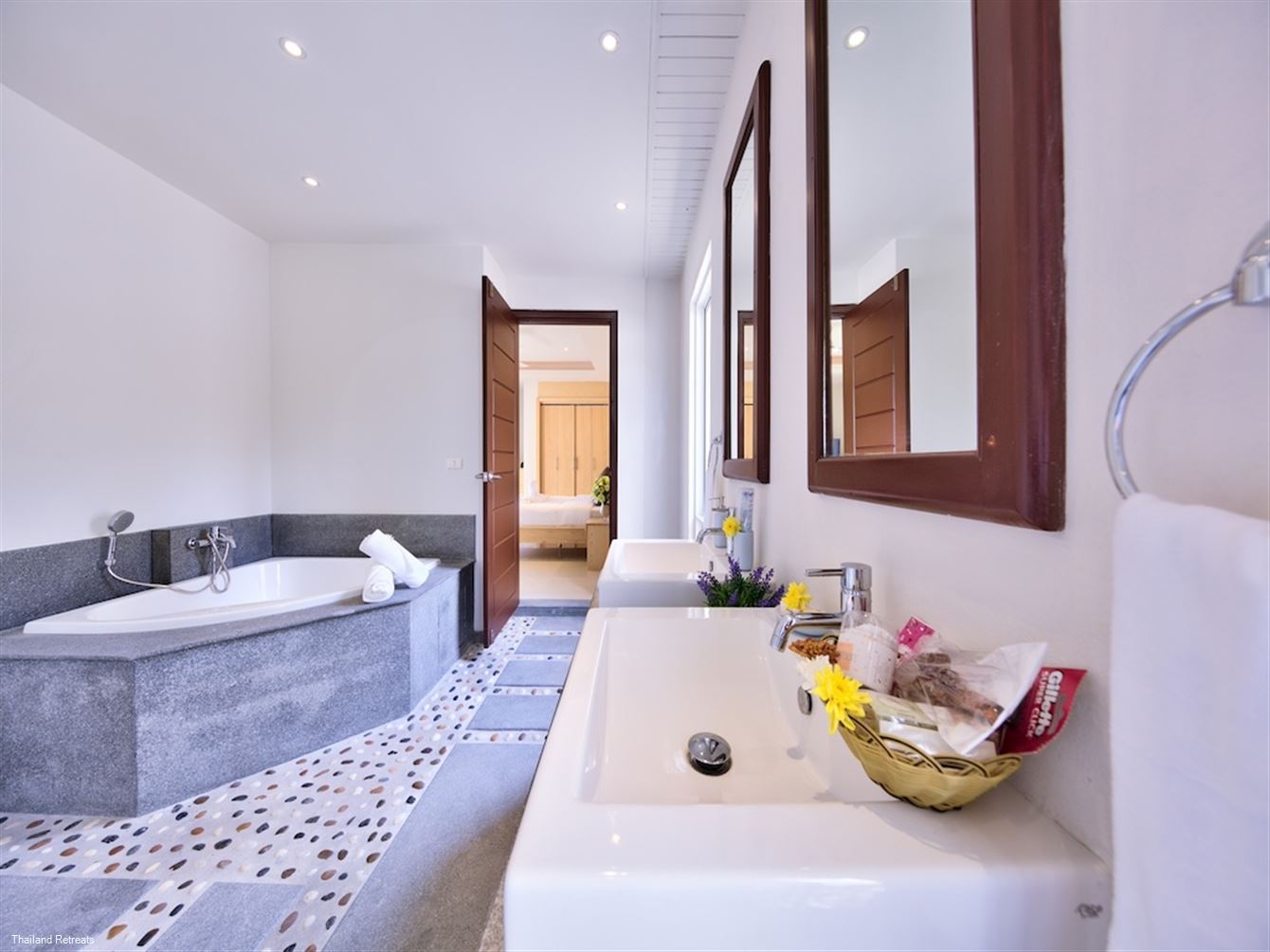 Baan Rim Talay