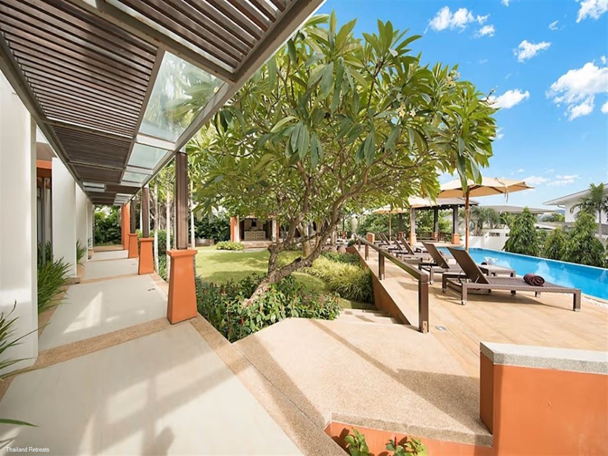 Six Hills Villa