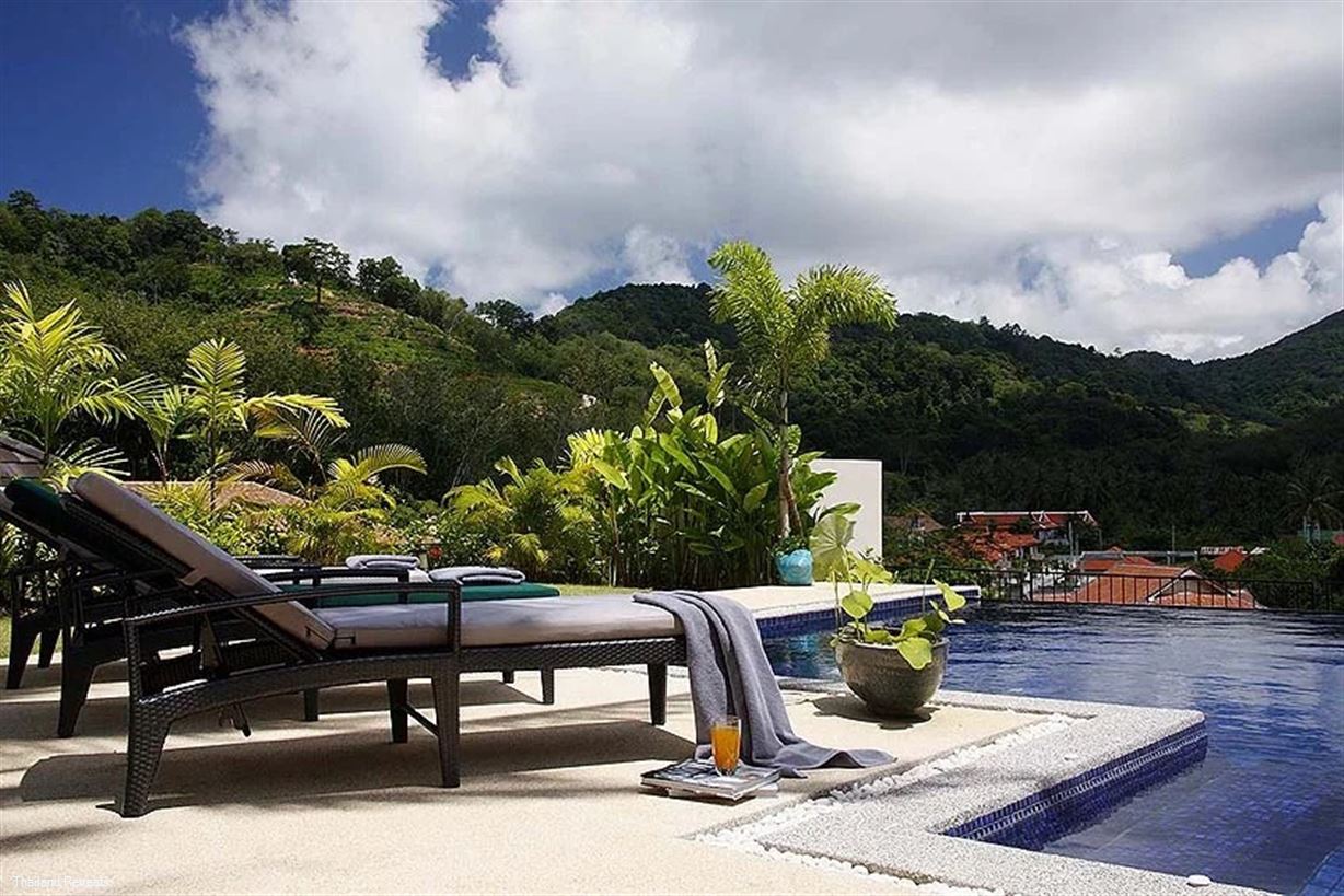 Emerald Villa
