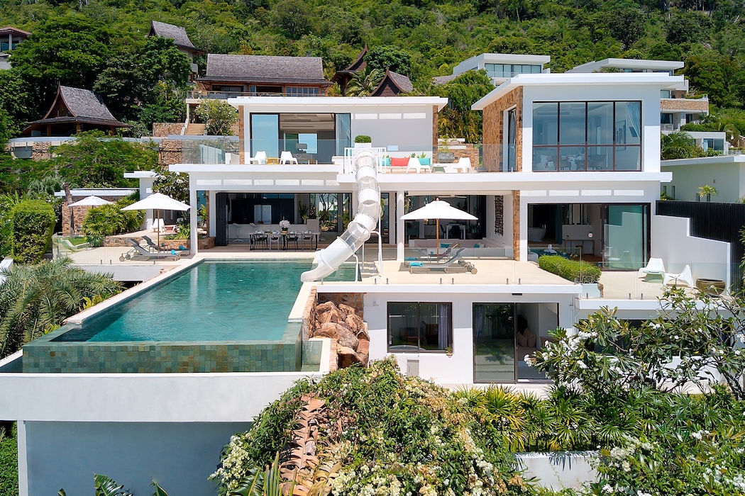 Villa Turquoise 1 Master Image